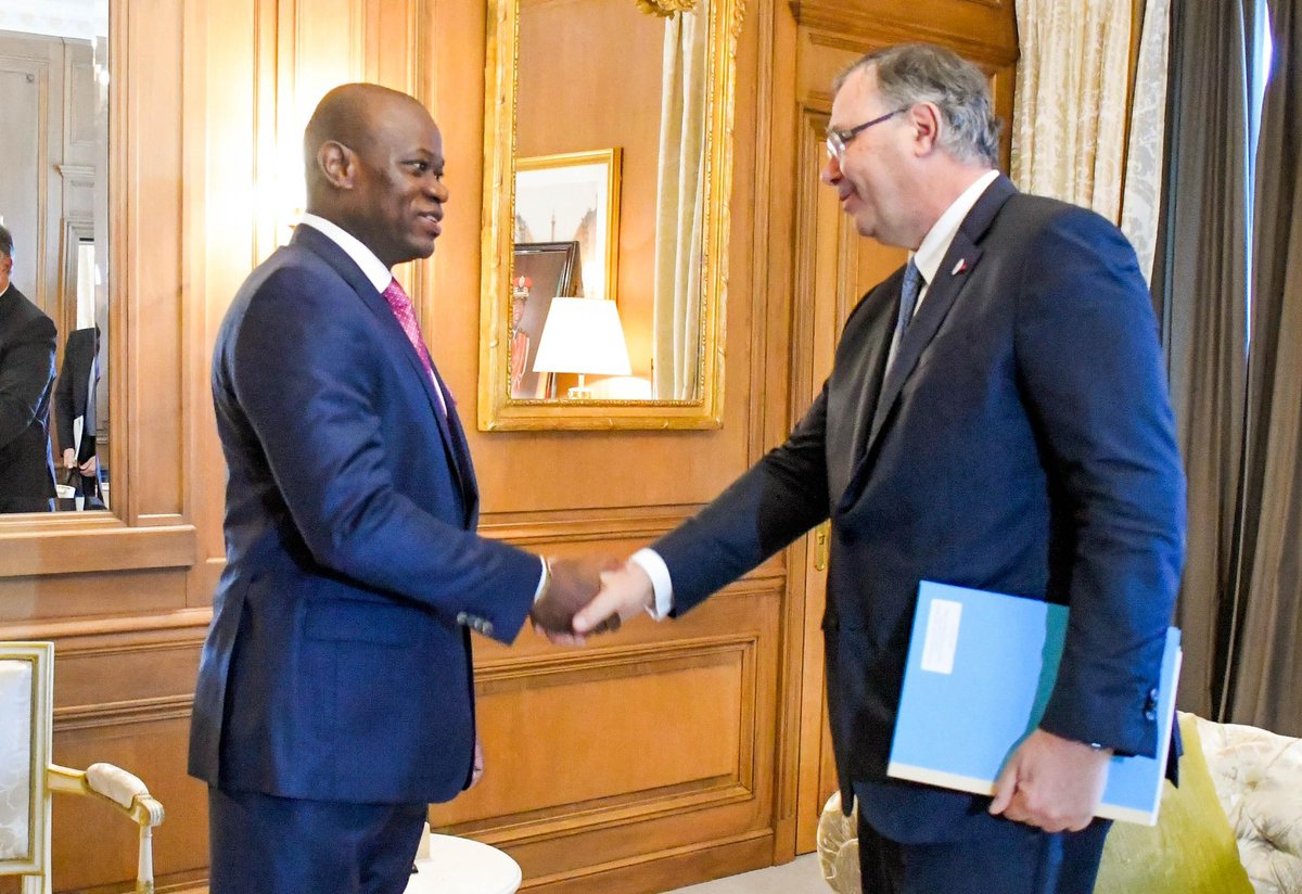 En marge de sa visite de travail et d'amitié à Paris, le Président <a href="/oliguinguema/">Brice Clotaire Oligui Nguema</a> a reçu le 3 juin 2024 le PDG de <a href="/TotalEnergies/">TotalEnergies</a>, M. <a href="/patrickpouyanne/">@patrickpouyanne</a>.