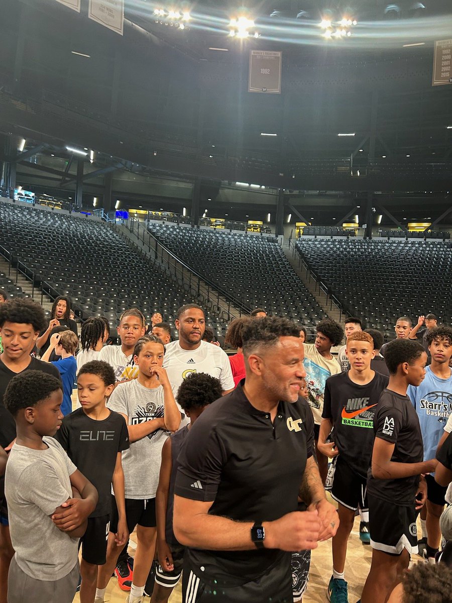 First day of <a href="/Iambiggie503/">Damon Stoudamire</a>  Summer Camp ✅️