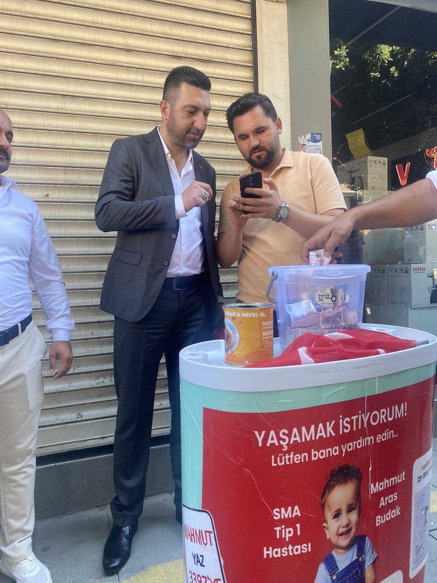 muratsahin2023's tweet photo. SMA hastası Mahmut Aras Budak için destek kampanyası yürüttük…

Elhamdülillah çok bereketli geçti…

Cenab-ı Allah tüm hasta kullarına şafi ismi hürmetine şifalar versin 🤲

Sn. @saglikbakanligi’ndan isteğimiz ve talebimiz ivedilikle SMA fonu oluşturmasıdır…

@drfahrettinkoca https://t.co/EAkWFxyBCM