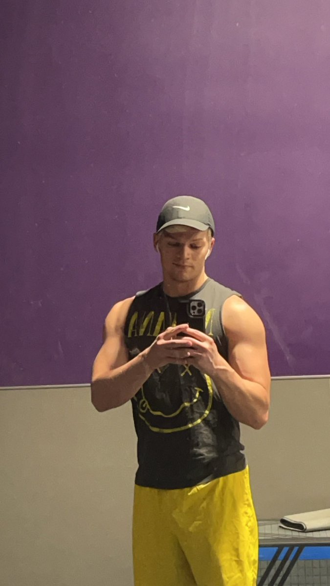 Hunterj_s's tweet photo. Shoulder day! https://t.co/ZKTJqZNLAa