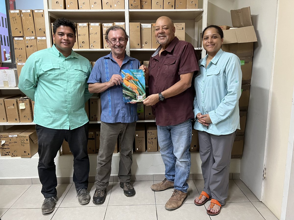 MarineFrontiers's tweet photo. We had a great time with Boi Antoine.  Thank you!!! Here we are with one of our Papiamentu books for his library! https://t.co/0FKYTefCQ6