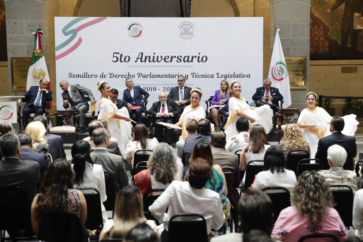 senadomexicano's tweet photo. 📷 Se celebró en el #SenadoMexicano el 5to Aniversario del Semillero de Derecho Parlamentario y Técnica Legislativa.

https://t.co/7cFh7fYgNF https://t.co/NGhsS0c23Y