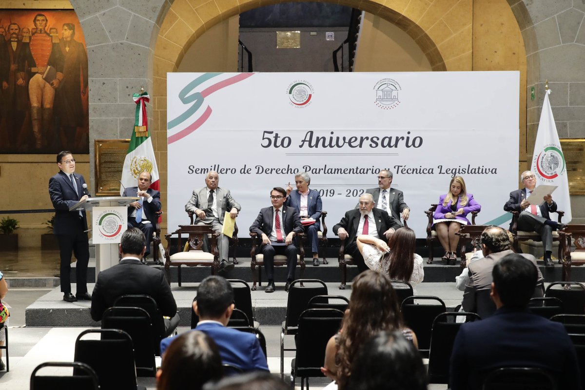 senadomexicano's tweet photo. 📷 Se celebró en el #SenadoMexicano el 5to Aniversario del Semillero de Derecho Parlamentario y Técnica Legislativa.

https://t.co/7cFh7fYgNF https://t.co/NGhsS0c23Y
