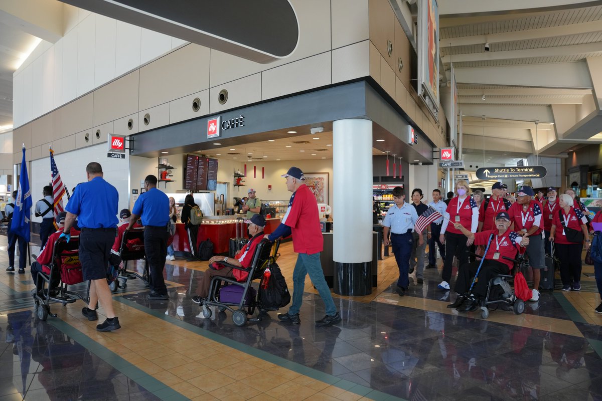 FlyTPA's tweet photo. Today, four World War II veterans flew out of TPA on their way to Normandy to participate in the 80th D-Day Anniversary events. These heroes are among the few remaining who fought for freedom on that historic day in 1944. 🇺🇸 Join us in thanking them for their service. https://t.co/wH0wfikvlO