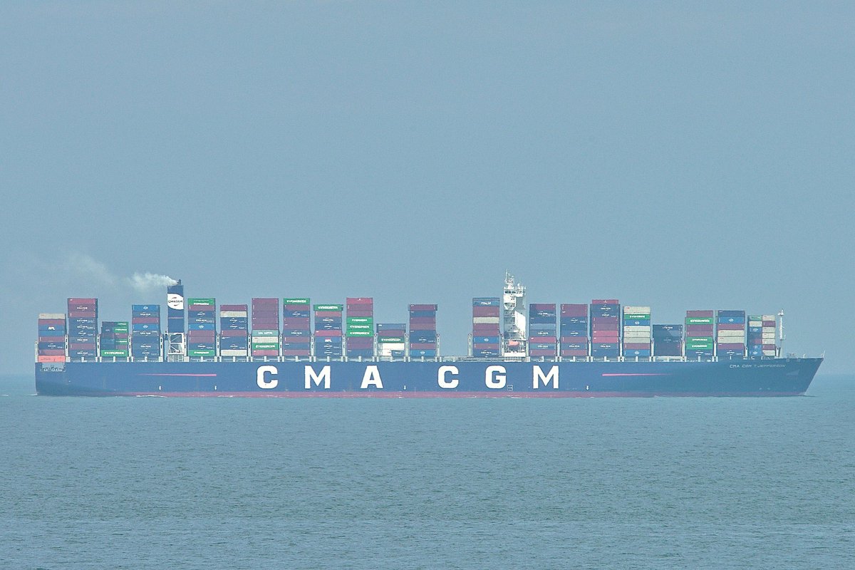 johnmorgan726's tweet photo. At 366 meters the CMA CGM T. JEFFERSON, IMO:9780861 A. Lincoln-class #ContainerShip, en route to Savannah, Georgia USA, flying the flag of Malta 🇲🇹. #ShipsInPics #CMACGMTJefferson https://t.co/XCerUVpb48