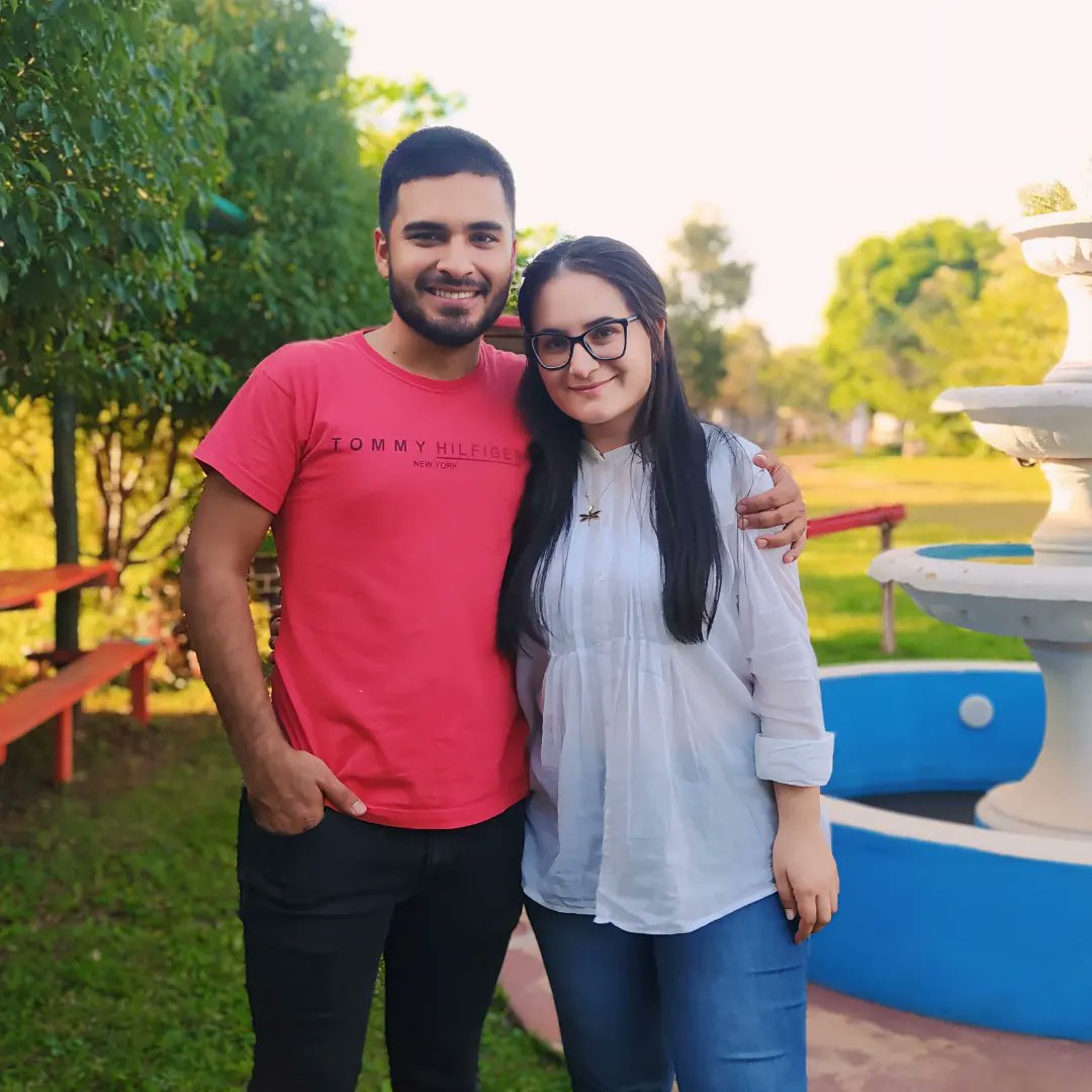 Maru_Molas's tweet photo. Tengo el alma llena y la firme convicción de que la vida nos permitirá retribuir cada gesto de amor que hemos recibido durante este tiempo en pausa.

Aguyje, che korasõ mbytete guive. ♥️ https://t.co/8NtMr3mFOH