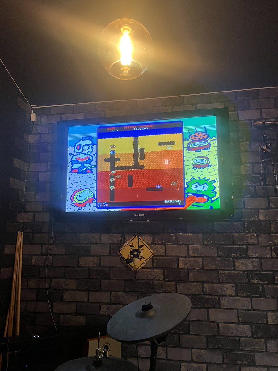 HarryGrowler's tweet image. You can’t beat the 80s for video games. Yep, I’m old 🤣