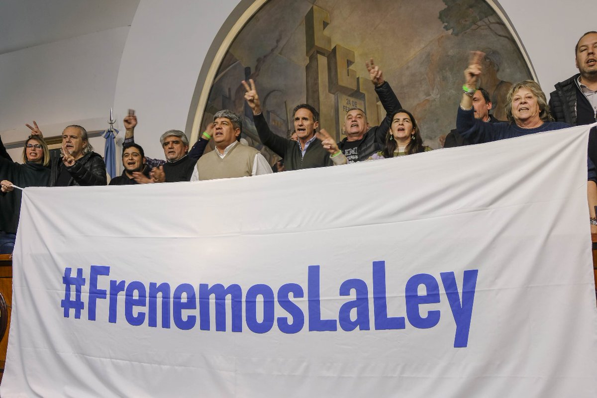 #FrenemosLaLey, como respuesta a todo. cc @gkatopodis