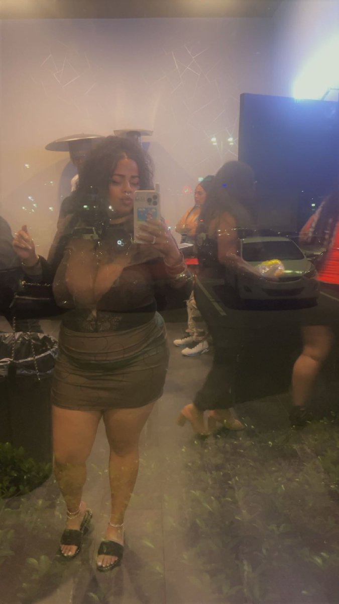 moeezay's tweet photo. #InfinityLive with my girls over the weekend 🩷🩷 https://t.co/GQqcwIgs4S