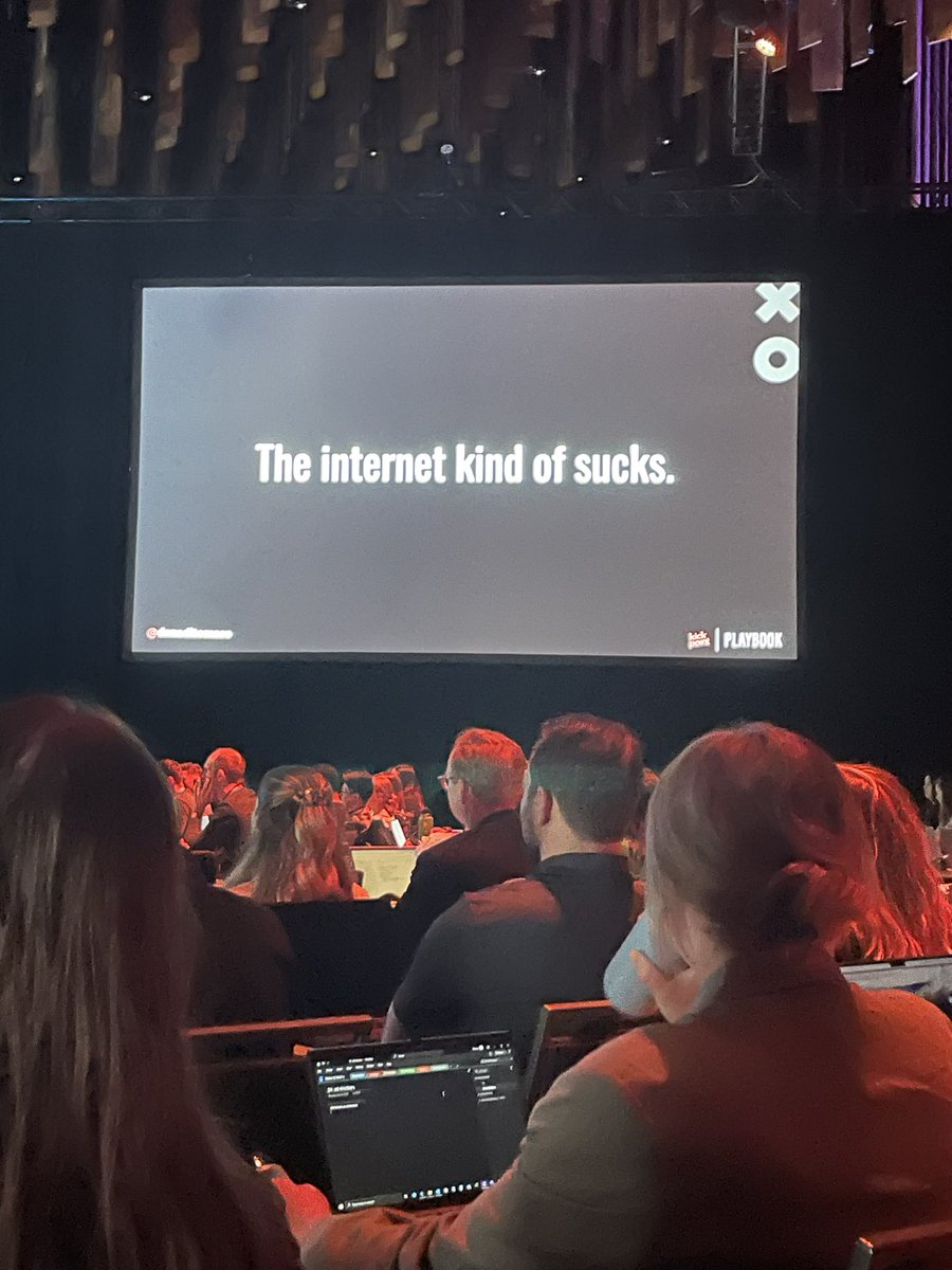 HeyAmyHeath's tweet photo. Dana DiTomaso sharing recommendations to rewire your reporting to show stakeholders the data they NEED to know - despite the prevalence of ad blockers. #mozcon @danaditomaso https://t.co/StxqBPDHpf