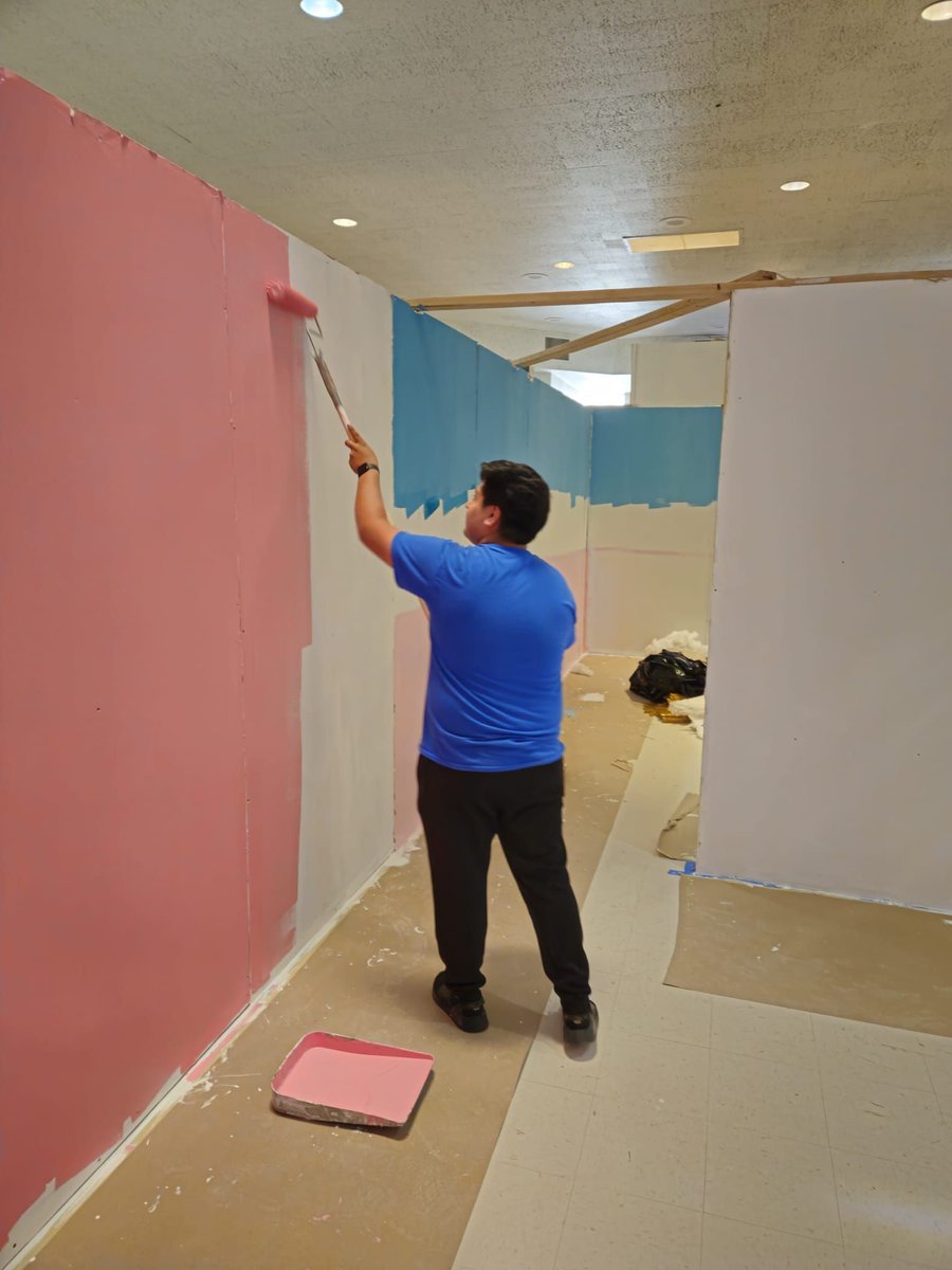 stregiskc's tweet photo. St. Regis alumnus Miguel Martinez and Sister Carmelita are working hard to prepare for the 15th! #BibleMuseumKC

Antiguo alumno Miguel Martínez  y Madre Carmelita están  trabajando tan fuerte para preparar para el 15! #BibleMuseumKC https://t.co/1zwiqxxZOV