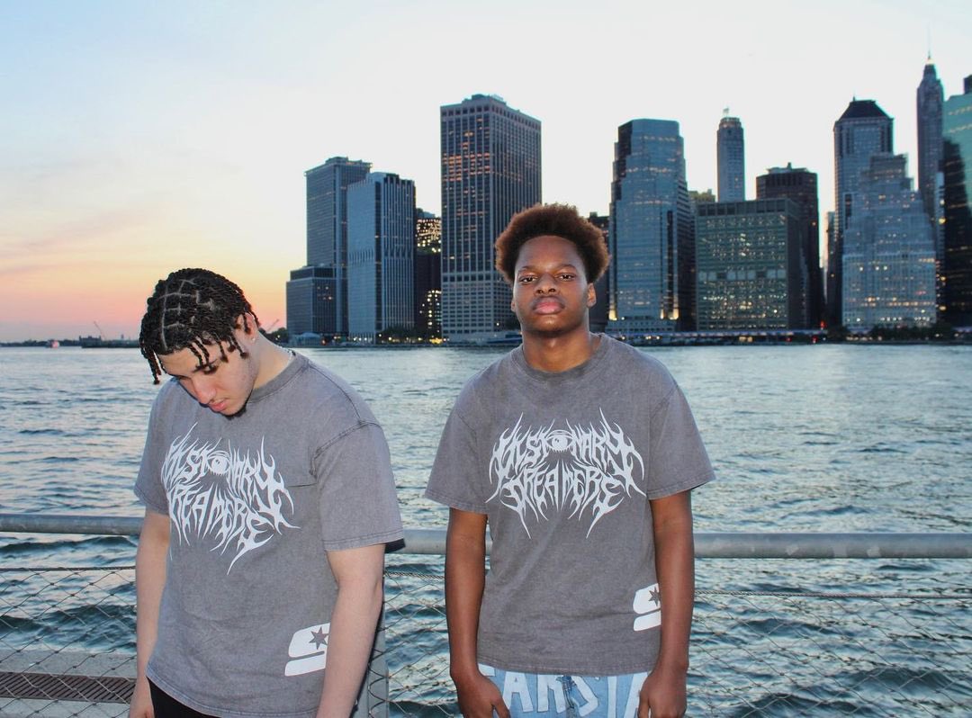 traptransition's tweet photo. Ad// Sometimes you have to take some serious L’s in order to win big! https://t.co/RQDvzTXIe3
There new drop got their link in their bio❗️
Cc: @vd.zeke x @officialvisionarydreamers 🔥 https://t.co/lqDDfhMPTJ