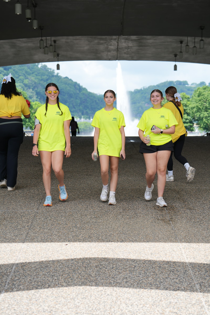 MascaroConst's tweet photo. Each year, Mascaro strides to benefit the @cf_foundation and this year was no different! Mascaro employees and their families walked in Pittsburgh Great Strides raising money to help find a cure!

#givingback #greatstrides #cff2024 #construction #buildwiththebest https://t.co/U7gVpyuPlr