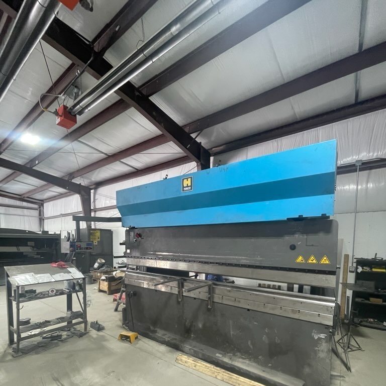 SilverbackMach's tweet photo. This HACO press breaks depth stop adjustment gears were worn out, got them replaced, and got it recalibrated!🦍🔧🇺🇸

#silverbackmachine #punchpress #metalfab #pressbrake #ironworker #welding #metalfabrication #plasmacutting #steelfabrication #machineshop #shearblade #plateroll https://t.co/YK0cQxfa3P