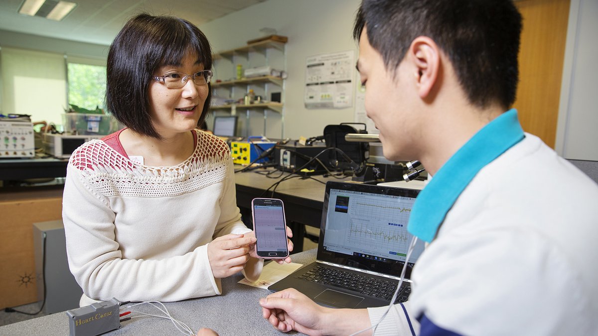 Heartbeats in the cloud: Xiaodai Dong’s innovation to send real-time, lifesaving ECG data from patient to physician gets a charge from $16.4M from <a href="/Alliance_Can/">The Alliance | L’Alliance</a> &amp; BCKDF to renew &amp; upgrade the power, storage &amp; processing of the Arbutus Cloud infrastructure.
uvic.ca/news/academics…