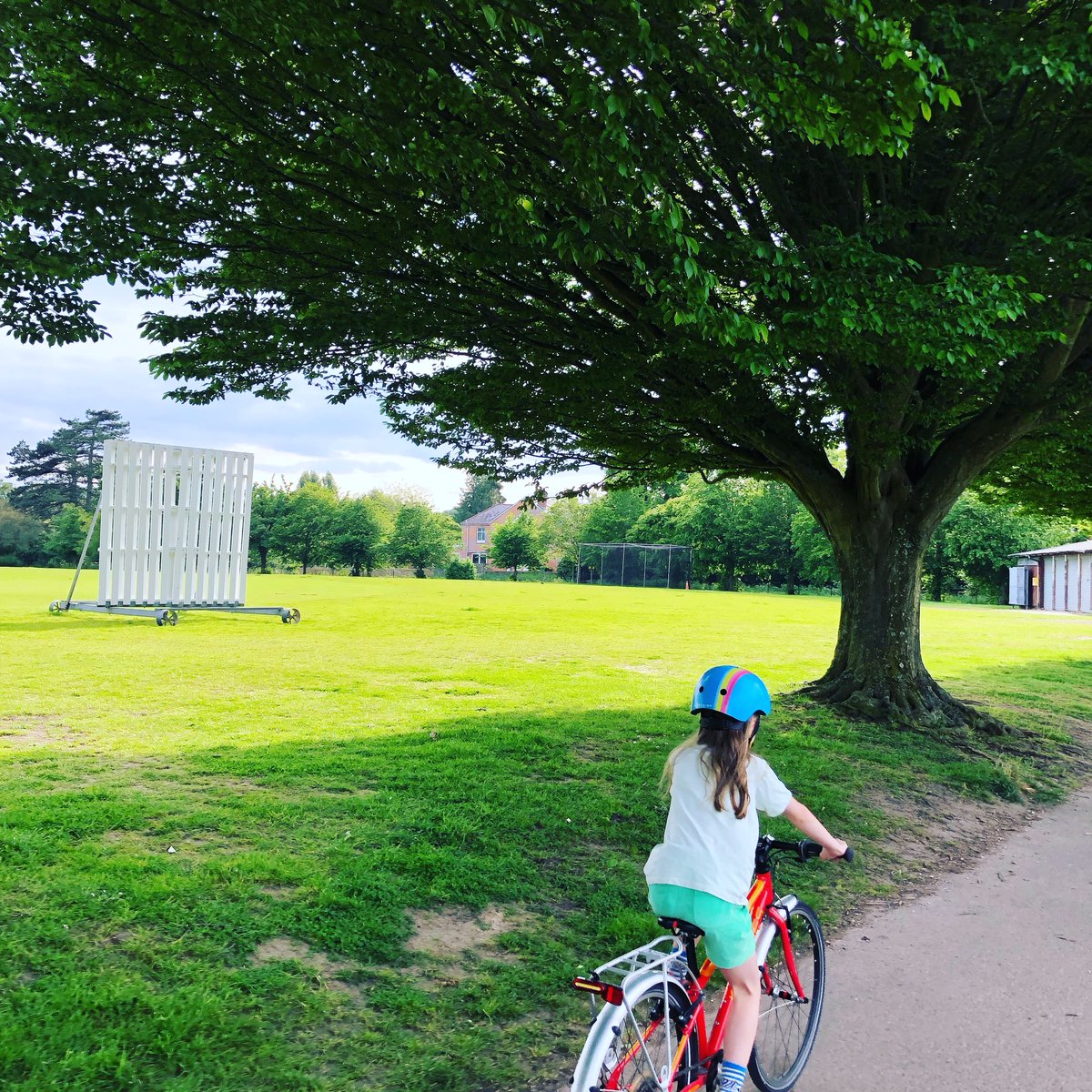 We are of the view that every day is a (bi)cycle day but it seemed churlish not to mark “World Bike Day”. We went on a family ride to get icecream🍦🚲😃 How did you spend your #worldbikeday?