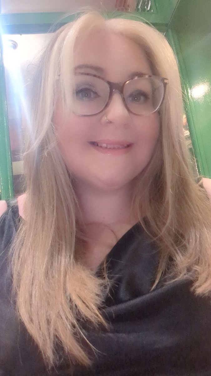 LauraAM1984's tweet photo. Ooot ooot 🍀🍹🍸 https://t.co/gwWxSVPluj