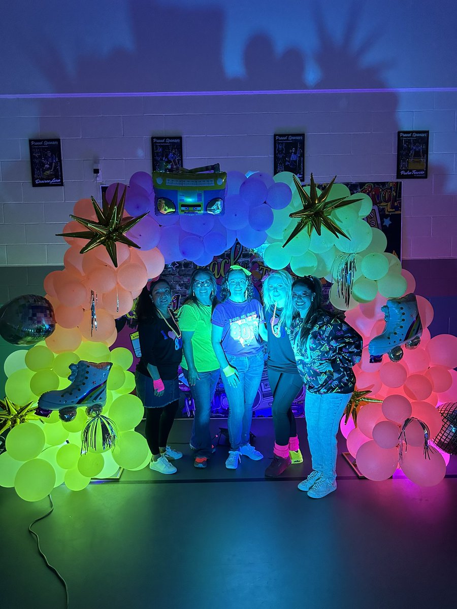 ⚡️🪩End of the Year 80s Bash: Students rocked the retro vibes, played fun games, earned awards, danced to 80s hits, and enjoyed delicious food!💃🕺