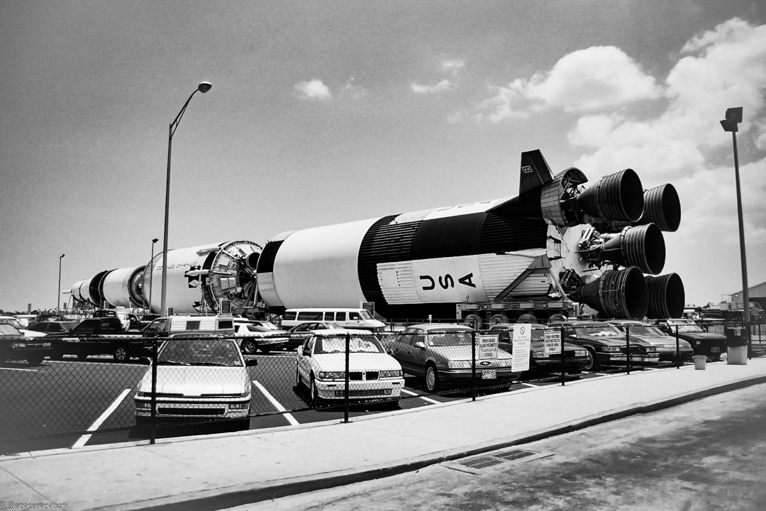 Space_Vagabond's tweet image. Those Astronauts really do take up too many parking slots.
#NASAKennedy #apollo #saturnv #rocket