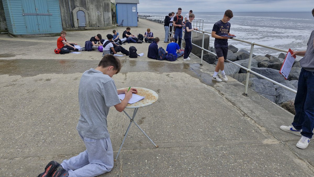HBShumanities's tweet photo. Olly found a discarded table to complete his field sketch on! One of the many methods we used today. https://t.co/DSqZ2UHef4