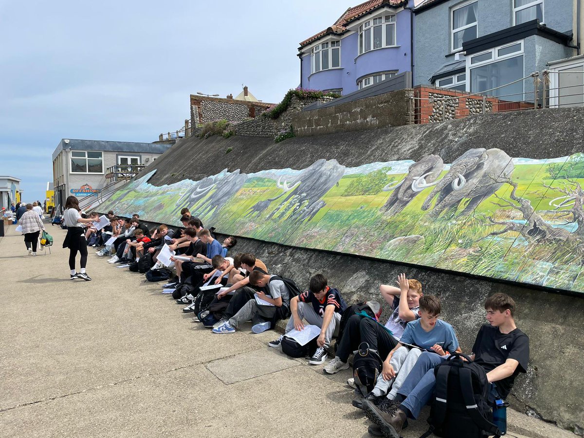 HBShumanities's tweet photo. Half of our year 10 Geographers have been to Sheringham today looking at the effectiveness of coastal engineering. They have collected data using bipolar surveys, groyne profiles, wave surveys, fieldsketches and landuse surveys. https://t.co/sVAK2sc0Nc