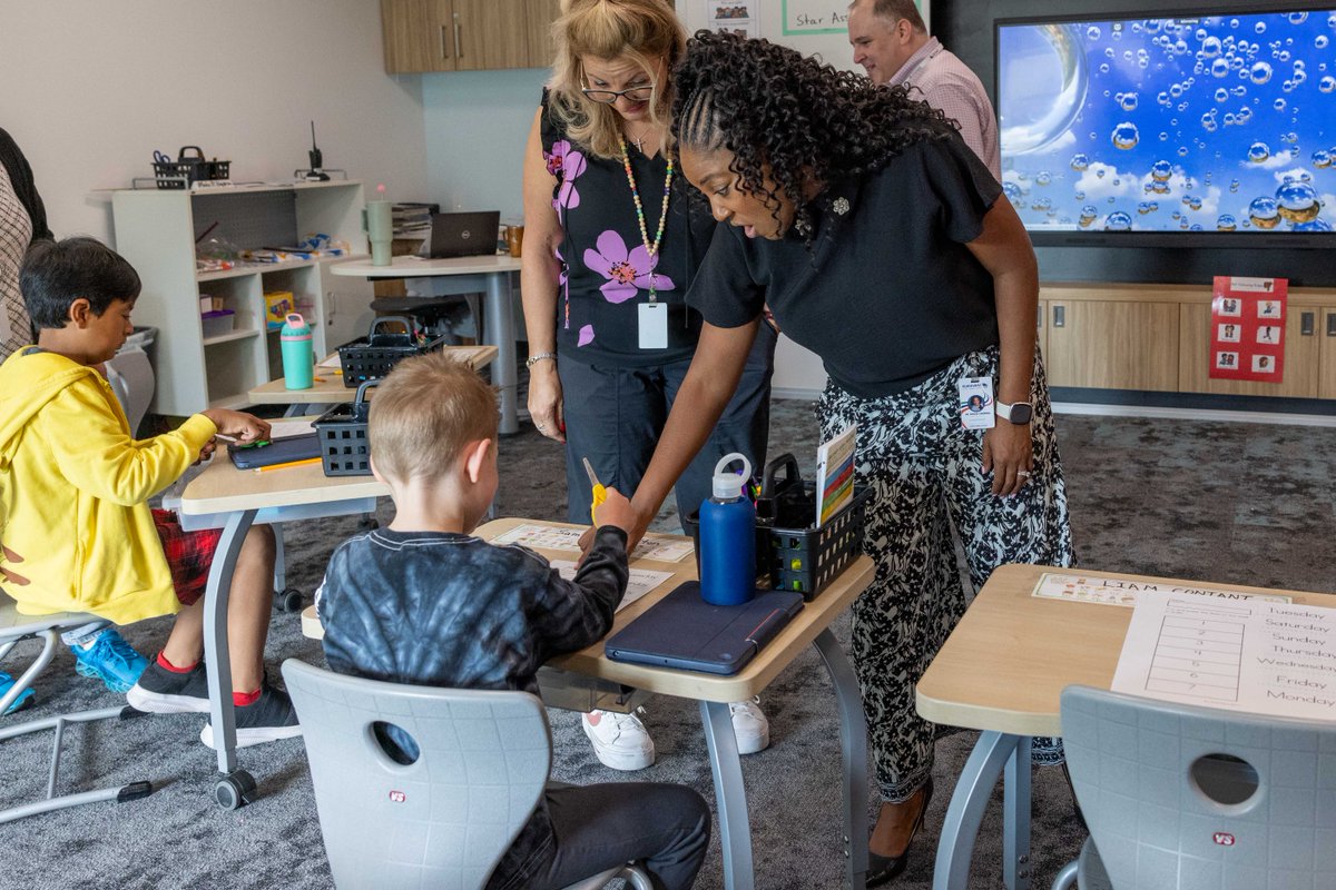 📚☀️ Happy first day of Summer School! 

 #WeAreD205 | <a href="/LincolnD205/">Lincoln Elementary</a>