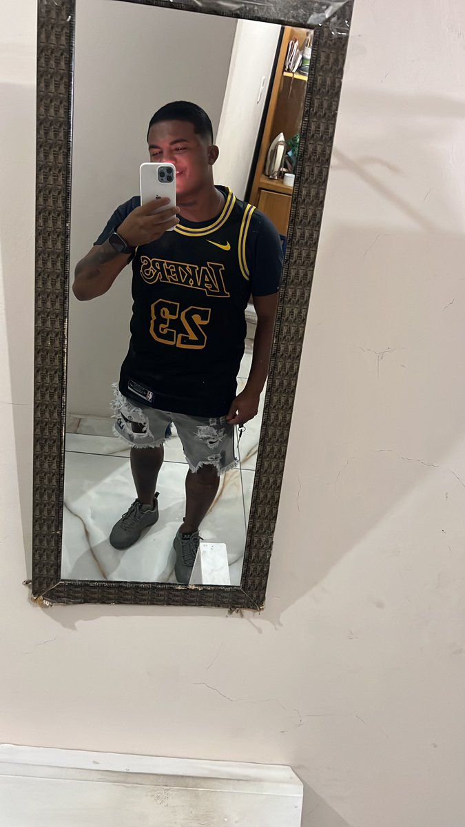 ⛹🏽‍♂️