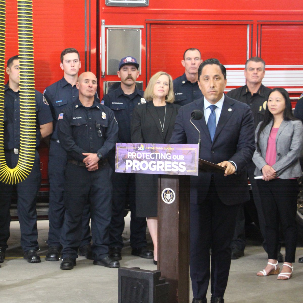 MayorToddGloria's tweet photo. The No. 1 job of government is to keep you safe. As Mayor, I won't jeopardize that. My #ProtectingOurProgress budget funds @SanDiegoPD and @SDFD to provide the necessary public safety services to our residents and ensure we remain one of America’s safest big cities. #ForAllofUs https://t.co/P4AubTnoFc