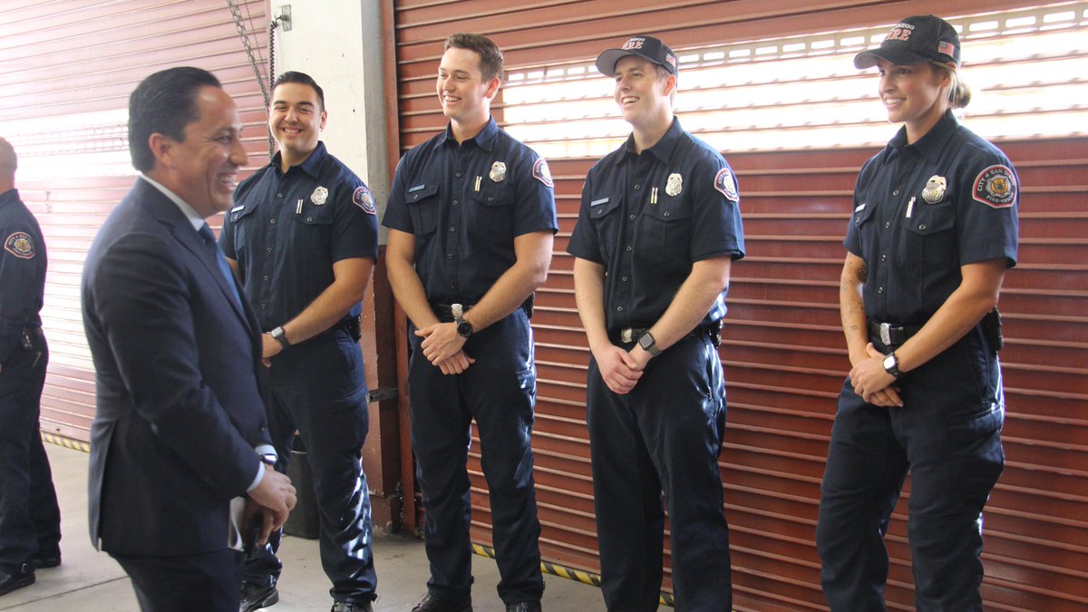 MayorToddGloria's tweet photo. The No. 1 job of government is to keep you safe. As Mayor, I won't jeopardize that. My #ProtectingOurProgress budget funds @SanDiegoPD and @SDFD to provide the necessary public safety services to our residents and ensure we remain one of America’s safest big cities. #ForAllofUs https://t.co/P4AubTnoFc