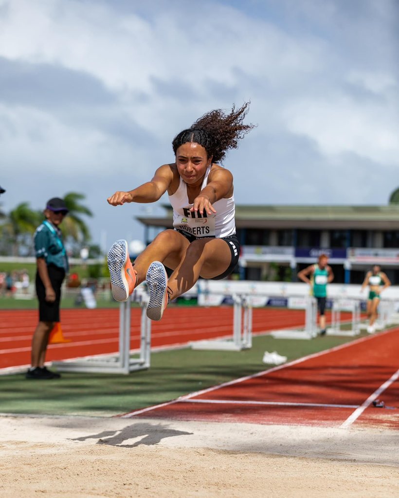 Congratulations to Team Fiji’s Reki Selita Roberts for winning Fiji's first medal at the Oceania Athletics Championship in the u18 Women’s Heptathlon event. 🇫🇯 📸 Oceania Athletics #Fiji #FijiNews #oceaniaathletics