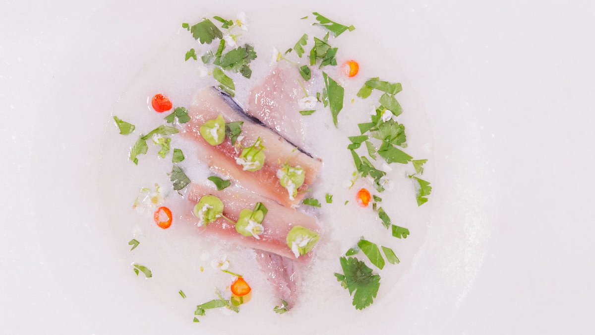 Receta de “Sardinas ahumadas y coco” de <a href="/gonzalomchef12/">Gonzalo MasterChef 12</a> rtve.es/television/202… #MasterChef