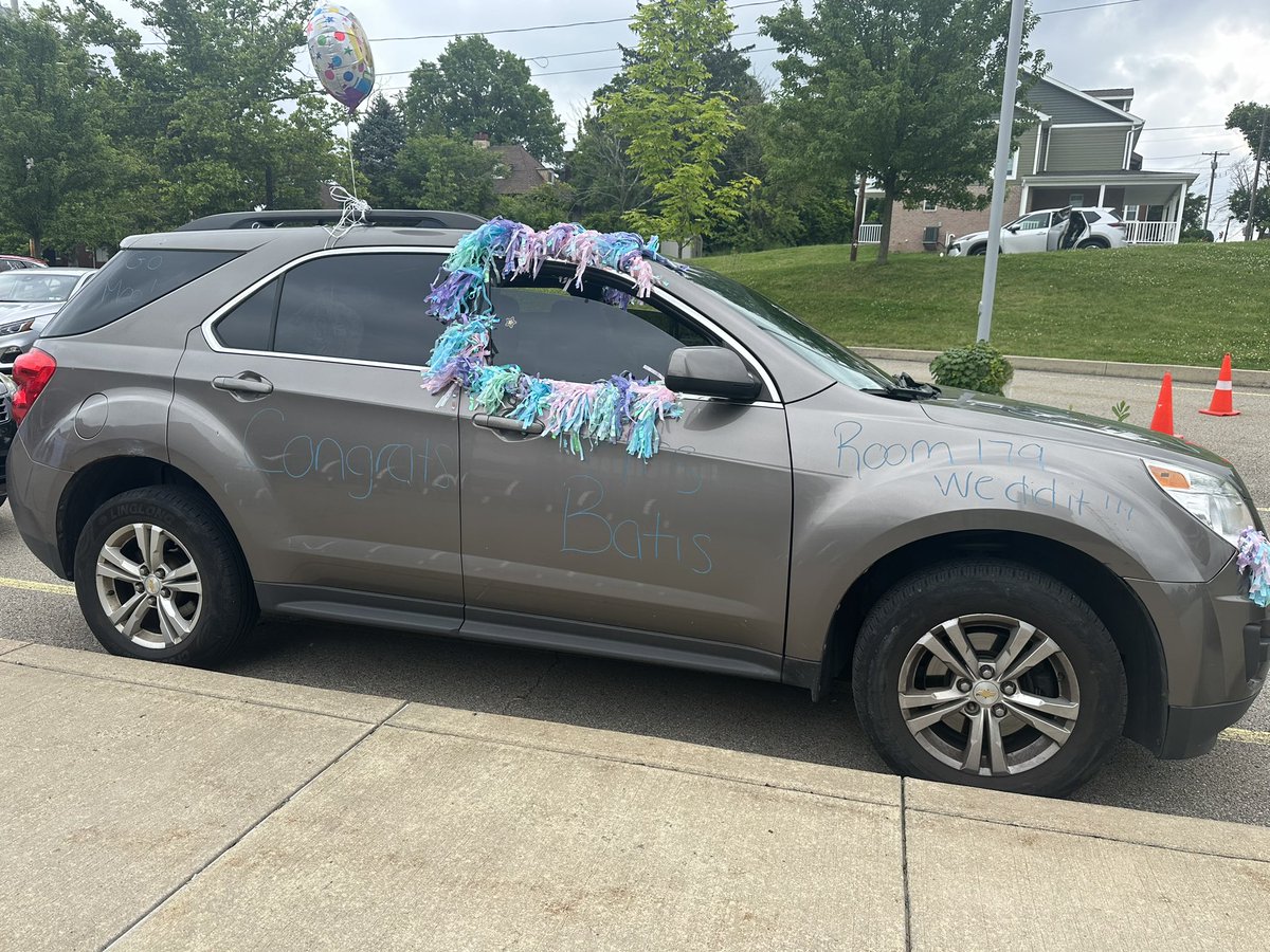 WanzoDr's tweet image. Kindergarten Graduation for United at Twin Rivers #MASD #CarParade #Kindergarten #Togetherwecan