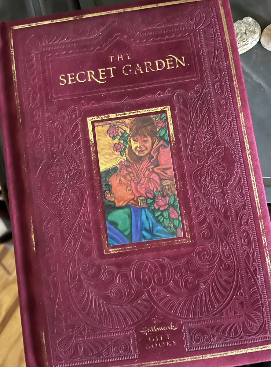 DonnyMcMe's tweet photo. My Kids: “Can you read to us tonight?”
Last year I took up the routine of reading at night to my kids. Doesn’t work every night, but as a result we have had some great conversations and memories.
Stories shape the imagination.
#30DaysOfFatherhood https://t.co/ebl185SUNp