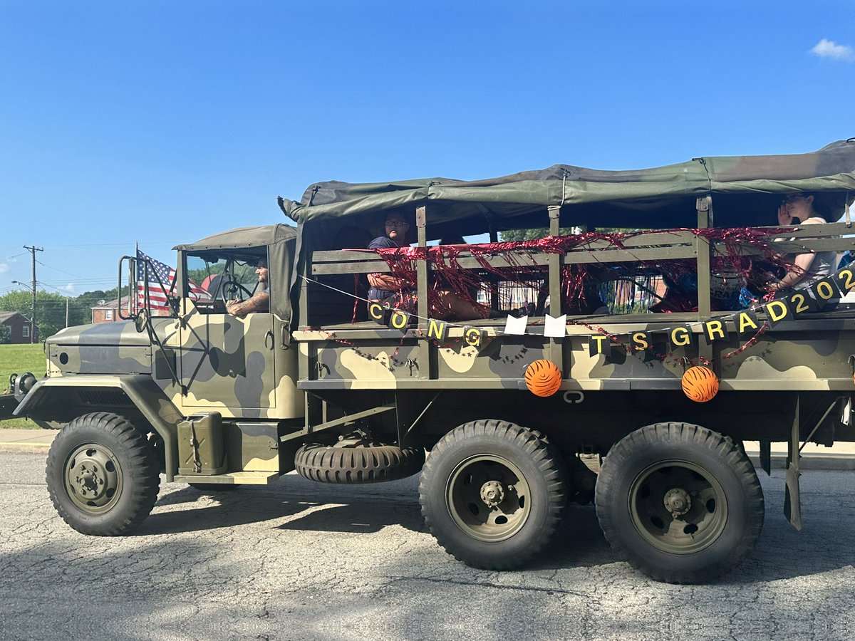 WanzoDr's tweet image. Senior Car Parade #MASD #Classof2024 #CarParade #Togetherwecan