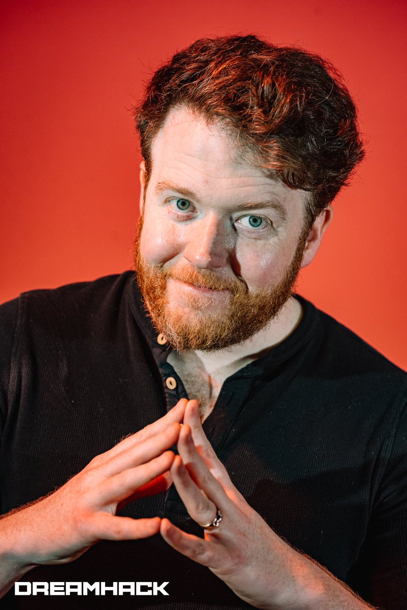 bluerosetori's tweet photo. I got to take portraits of @BrennanLM and the rest of the crew from the D&amp;D one-shot campaign after they got off the Main Stage at #DHDallas this past weekend 😊

the sweetest group of people I met all weekend and I can’t wait for the chance to work with them again 😋 https://t.co/okMD1skmaS