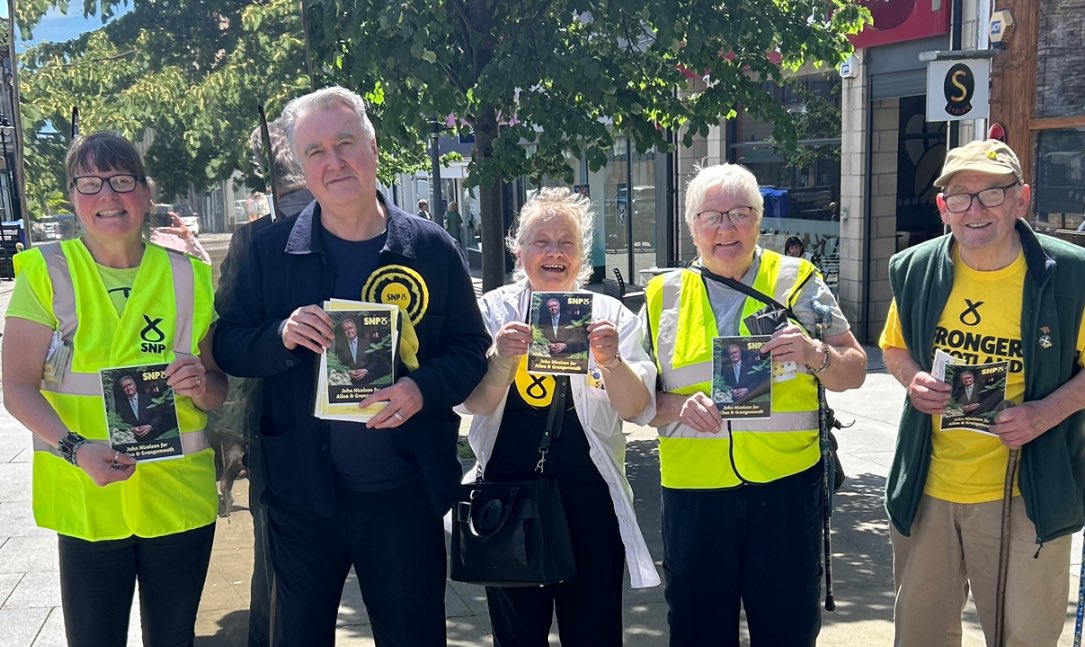 MrJohnNicolson's tweet photo. Best food forward in my new campaigning shoes (thanks Juliano) as I join these top teams out and about meeting folk in #Alloa #Glenochil &amp; #Fishcross Thanks to everyone we met who stopped to chat! #AlloaAndGrangemouth https://t.co/vl2gwU0ZUE