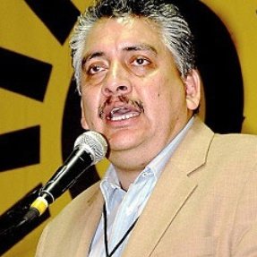 AntiTelevisaMx's tweet photo. Si se confirman los resultados electorales y el PRD que enfrentó a Salinas, Zedillo, Fox y Calderón pierde su registro como partido político... éstos sujetos habrán sido los culpables de su desaparición por hacer alianzas con los criminales del PRI y PAN. ¡MALDlTOS CANALLAS! https://t.co/I5BwUH1owl