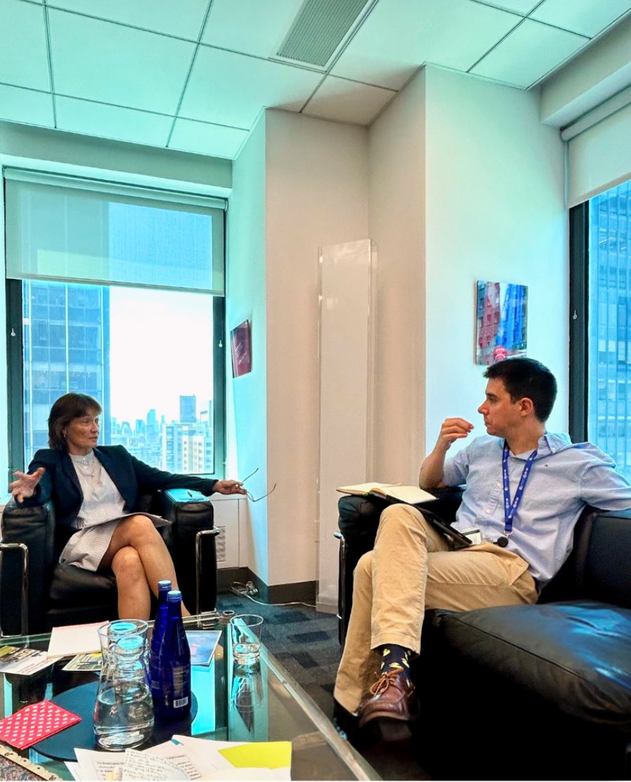 Today @SwissAmbUN_NY met ASG for Youth Affairs @felipepaullier. They discussed how to promote the role of young people as key agents of positive change, at the #UN and beyond. We wish the UN Youth Office #UNYO every success in fulfilling its mandate!