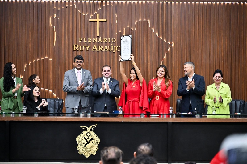 portalemtempo's tweet photo. A cunhã-poranga do Boi Garantido, Isabelle Nogueira foi homenageada com a Medalha Ruy Araújo, nesta segunda-feira (3), pela Assembleia Legislativa do Amazonas (Aleam). #IsabelleNogueira #Aleam #MedalhaRuyAraújo
https://t.co/Gt20YLEOrR https://t.co/VfcHbs1Iyc
