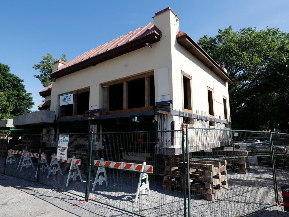 Ninety-year-old heritage 'cottage' gas station finds new home ottawacitizen.com/news/ninety-ye…