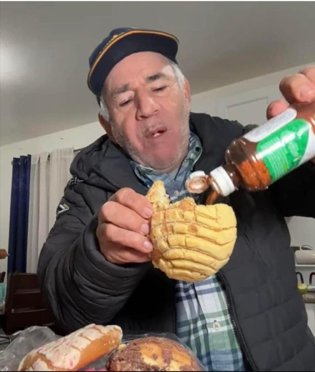 JulioPosts's tweet image. Yo bien pedo buscando bajón a las 4 am