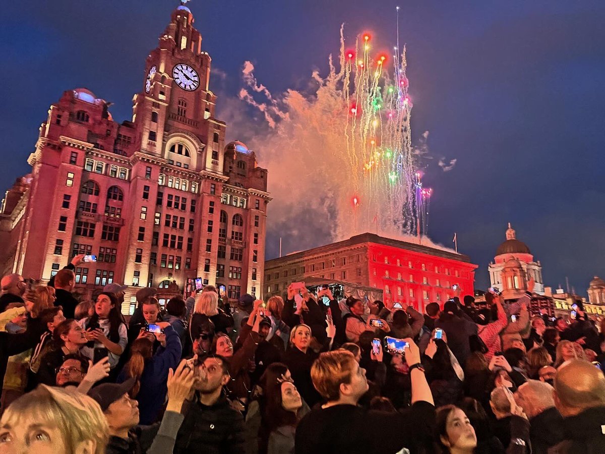 lpoolcouncil's tweet photo. A special day at the Pier Head was rounded off with a dazzling firework display as Liverpool saw off the @cunardline’s Queen Anne
 #liverpool #queenanne #cunard https://t.co/aCs69U8vgE
