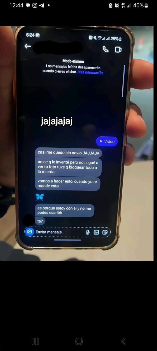 porqueTTarg's tweet image. “Efímero”

Por este chat que se viralizó en las últimas horas de una chica engañando a su novio.