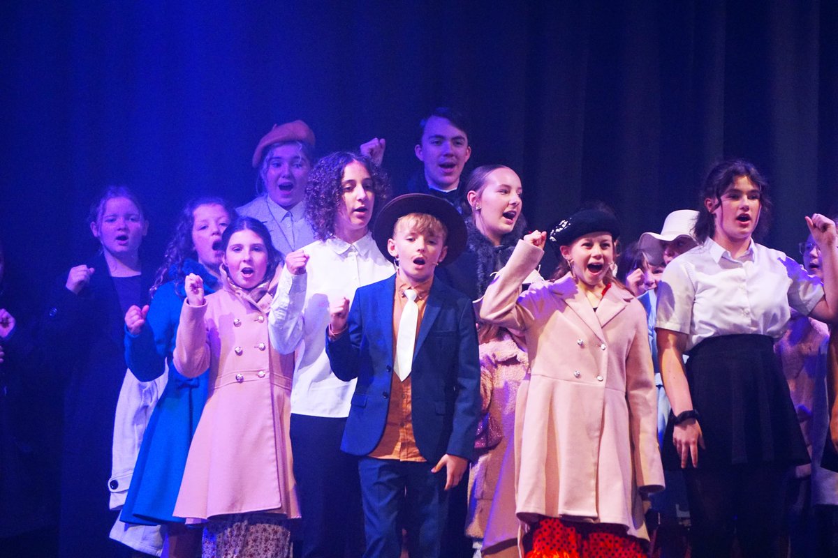 MissGibbs_'s tweet photo. I had the best half term doing what I love with my awesome theatre school students, their parents and our amazing team ❤️ Annie 2024 🎭 @Kre8tiveTheatre #production #theatreschool #anniejr #musicaltheatre https://t.co/9eKkCbf8xP