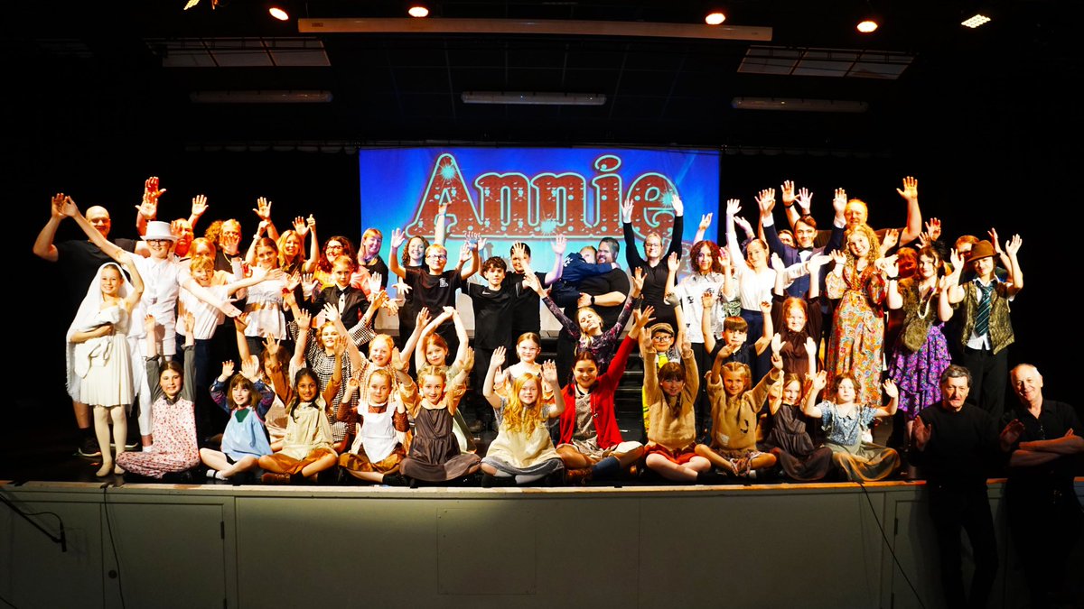 MissGibbs_'s tweet photo. I had the best half term doing what I love with my awesome theatre school students, their parents and our amazing team ❤️ Annie 2024 🎭 @Kre8tiveTheatre #production #theatreschool #anniejr #musicaltheatre https://t.co/9eKkCbf8xP