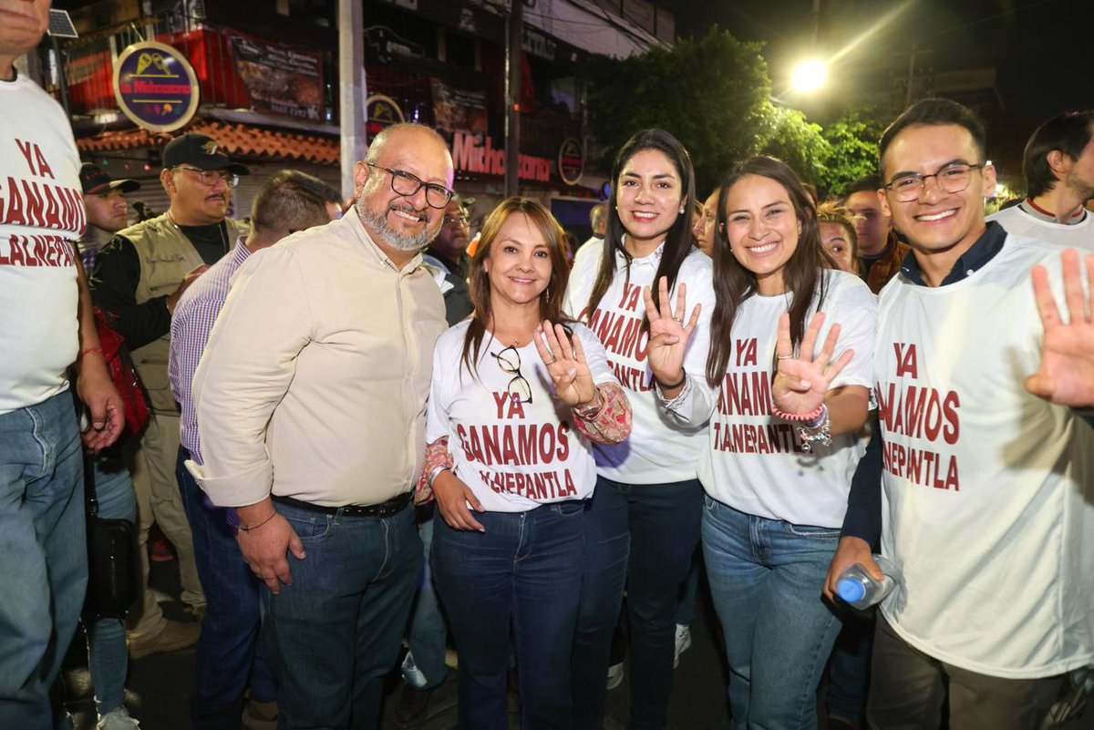 maxcorreah's tweet photo. 🤝🫂 ¡Gracias Pueblo de #Tlalnepantla!
Desde las comunidades seguiremos caminando hacía la utopía 🌄❤️🔥
#MaxCorrea https://t.co/ujcnP1QhaJ