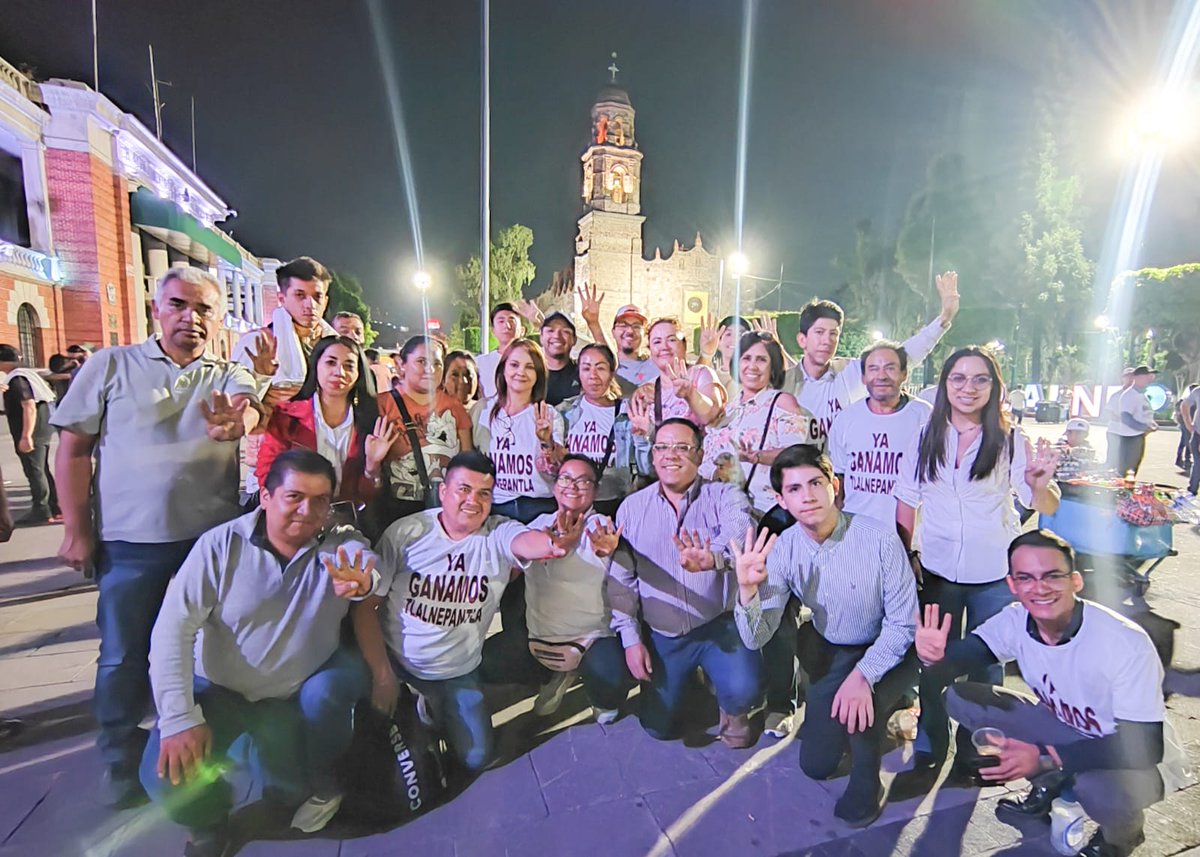 maxcorreah's tweet photo. 🤝🫂 ¡Gracias Pueblo de #Tlalnepantla!
Desde las comunidades seguiremos caminando hacía la utopía 🌄❤️🔥
#MaxCorrea https://t.co/ujcnP1QhaJ