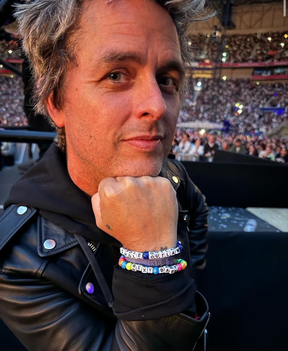 Taylor Swift News tweet media