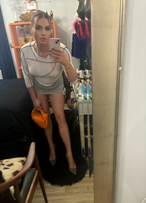 I have to bend over bc I&rsquo;m too tall for my mirror. 🤷🏻&zwj;♀️😻 #tsjacinda #retweet #rt #linkinbio #onlyfans<a href="/tag/ootd"class="tags"><span>#ootd</span></a><a href="/tag/linkinbio"class="tags"><span>#linkinbio</span></a><a href="/tag/summertime"class="tags"><span>#summertime</span></a><a href="/tag/rt"class="tags"><span>#rt</span></a><a href="/tag/summervibes"class="tags"><span>#summervibes</span></a>