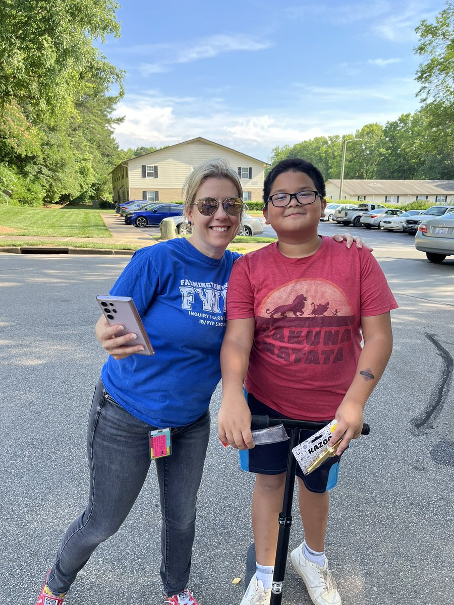 FWESIBPYP's tweet photo. Love taking FWES on the road to our students and families…. Books, summer fun items and popsicles! Along with supply lists and calendars for the grown ups! #fweslearningbyheart❤️ https://t.co/Kyuj93kq4R